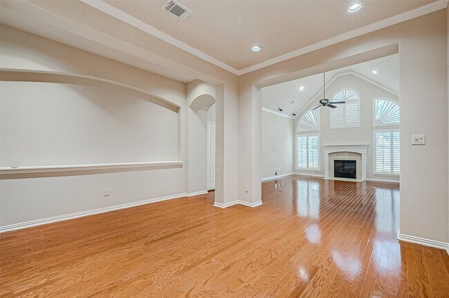 Building Photo - 7206 Spring Meadow Ln