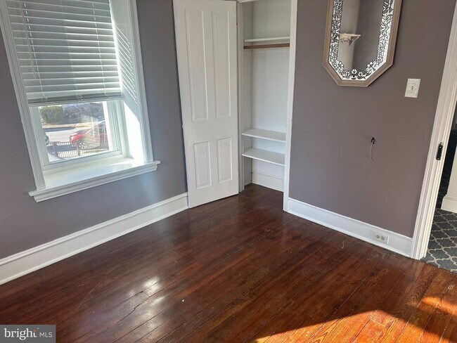 Building Photo - 204 Rosemary Ave