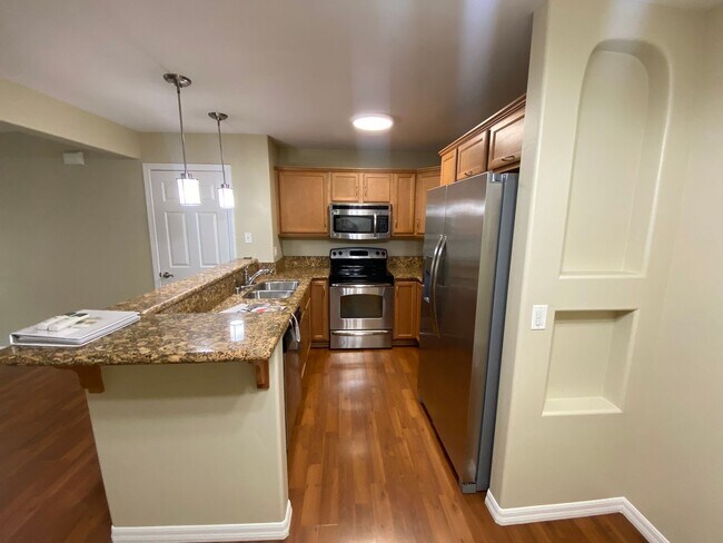 Building Photo - m583 - Wyatt