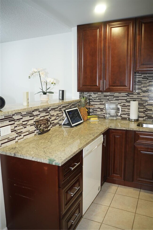 Building Photo - 6001 N Falls Cir Dr