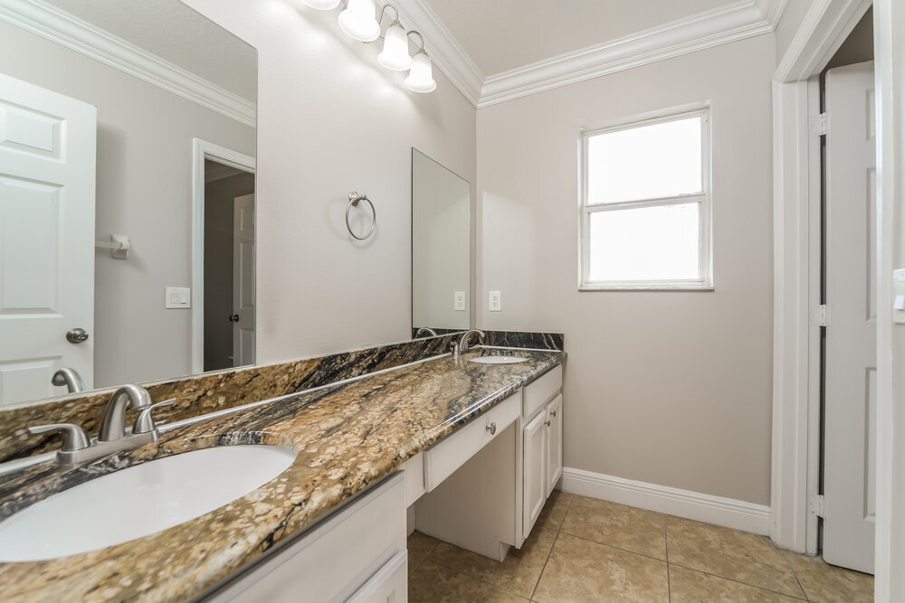 Building Photo - 4350 Fox Glen Loop