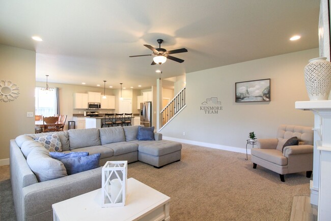Building Photo - FURNISHED: 4 Bedroom, 2.5 Bath Home in Kennewick