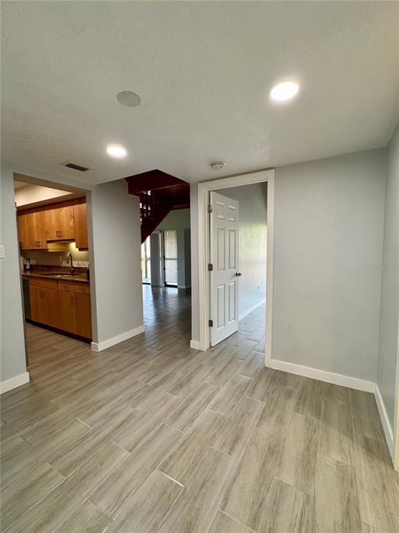 Building Photo - 3031 Willow Green Dr