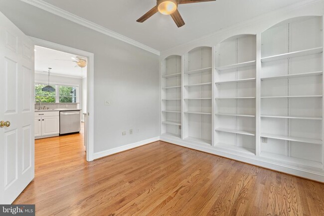 Building Photo - 8237 Hickory Dr