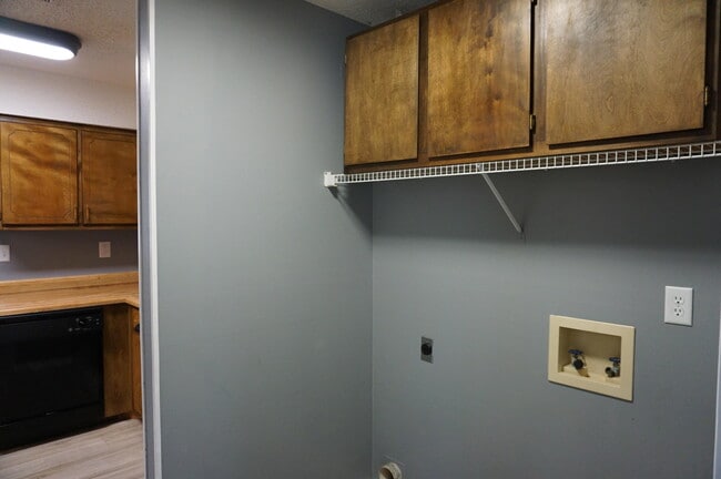 Building Photo - 331 Hudson Dr