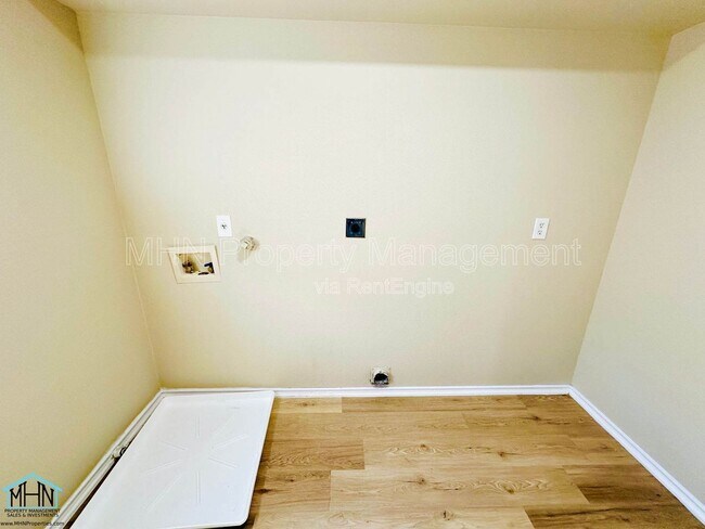 Building Photo - 8914 Roaring Spg