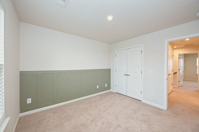 Building Photo - Luxury Townhome in a Prime Goodlettsville Location just Minutes to Nashville!