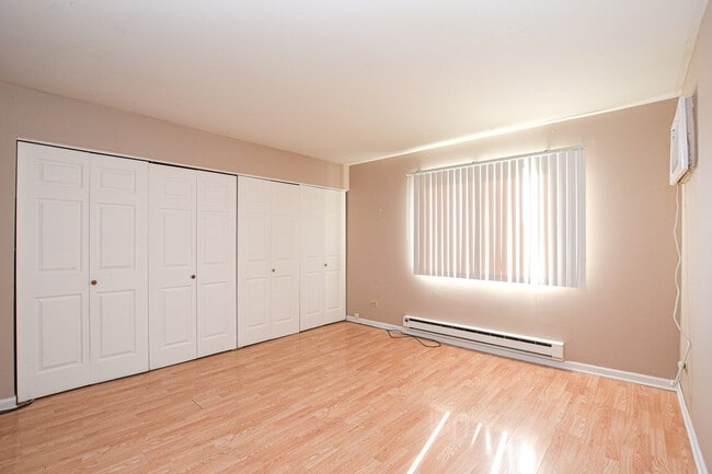 Building Photo - 264 Canterbury Ln