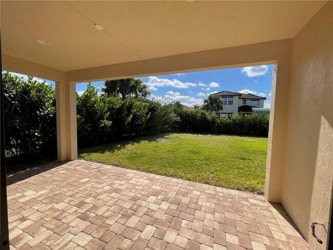 Building Photo - 11170 NW 83 Manor