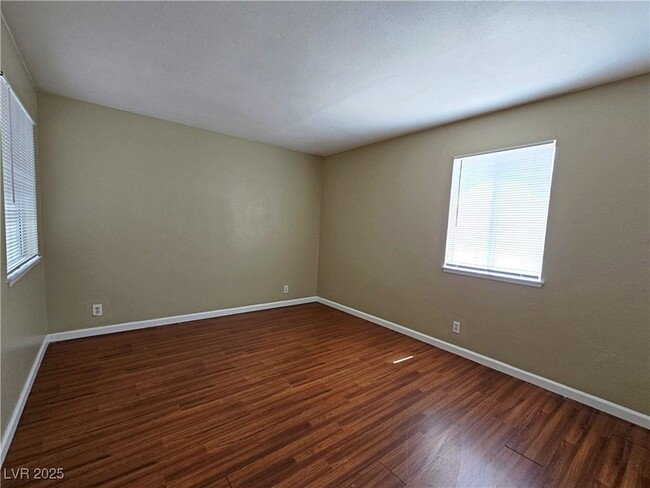 Building Photo - 5357 Del Gado Dr