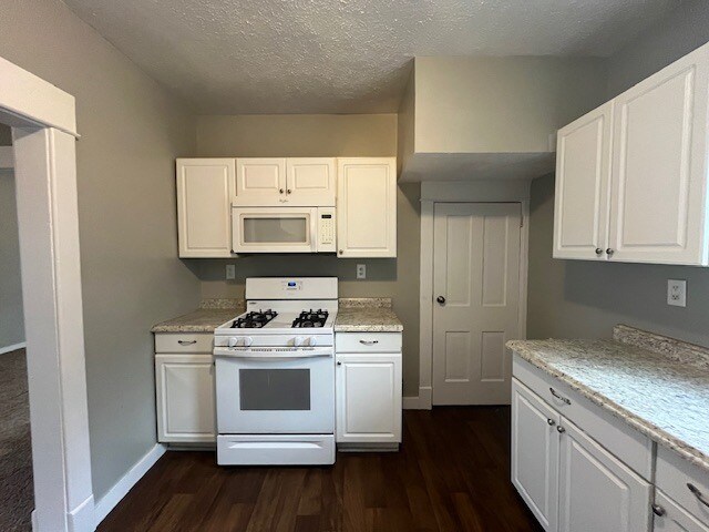 Building Photo - 1353 E Dayton St