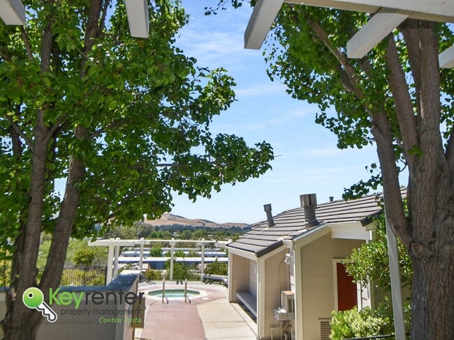 Building Photo - Rare San Ramon Foothills Condo available!