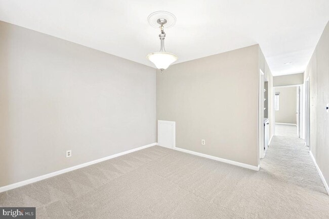 Building Photo - 53 Skyhill Rd