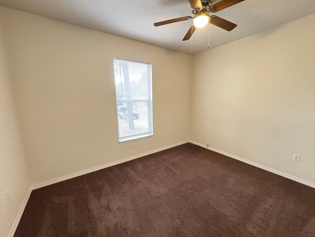 Building Photo - 1003