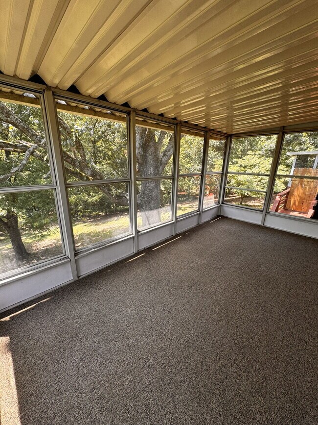 Building Photo - 14919 Dutchmans Dr