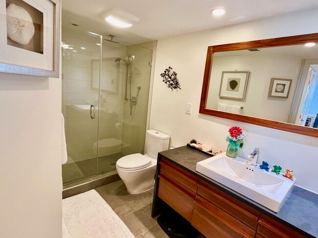 Building Photo - 5510 N Ocean Dr