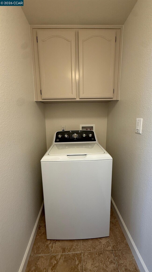 Building Photo - 1398 Shell Ln