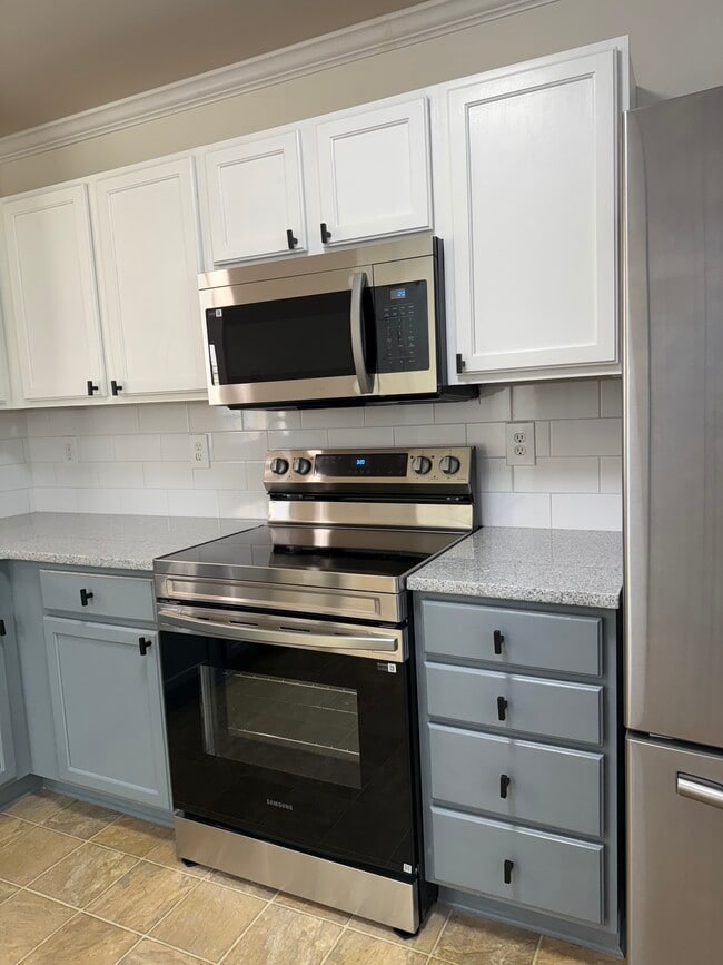 Building Photo - 2809 Fountaingrass Ln