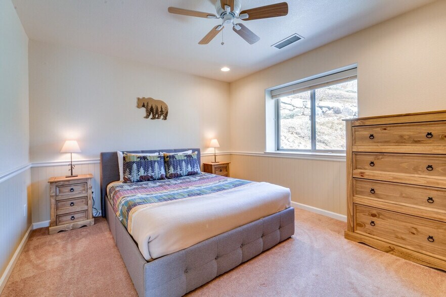 Building Photo - 799 Lookout Point Cir