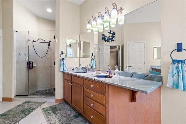 Building Photo - 10206 Shooting Star Ct