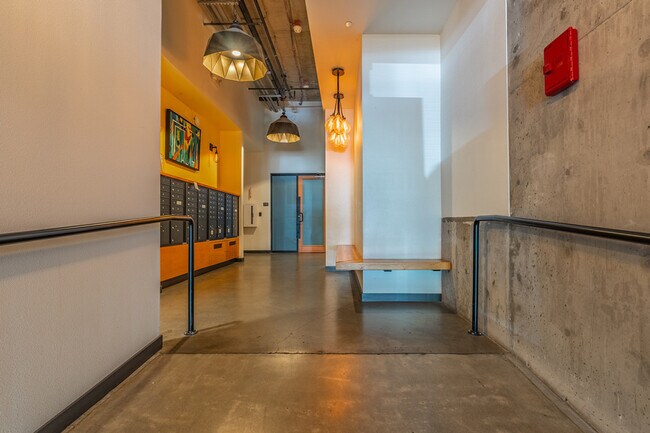 Building Photo - 2407 E Union St