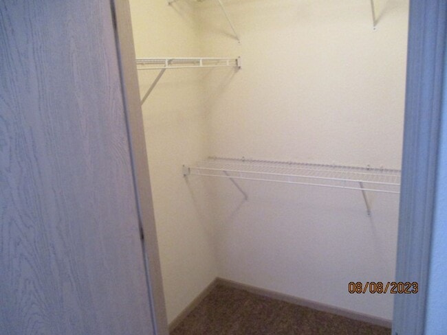 Building Photo - 913 Westridge Dr