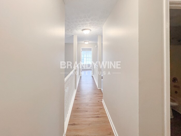 Building Photo - 305 Shadetree Ln