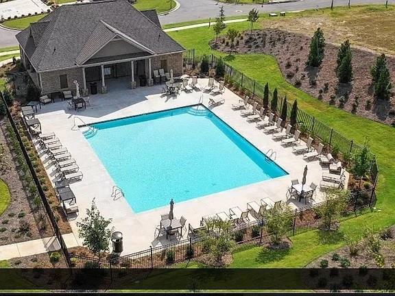 Building Photo - 705 Brecklin Ln