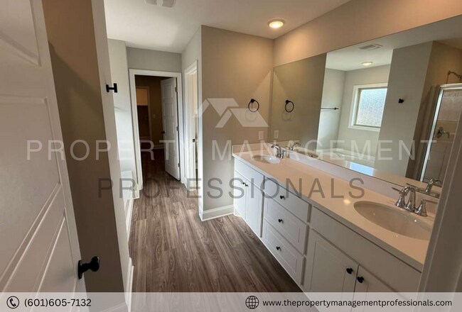 Building Photo - 563 Patrick Farms Dr