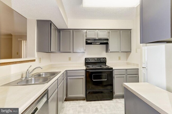 Building Photo - 1511 Lincoln Way