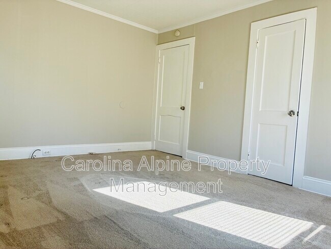 Building Photo - 1011 Horton Ave