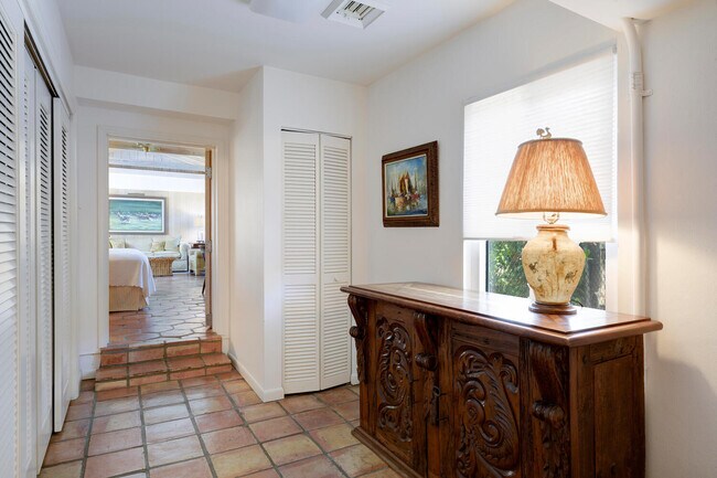 Building Photo - 3208 N Flagler Dr