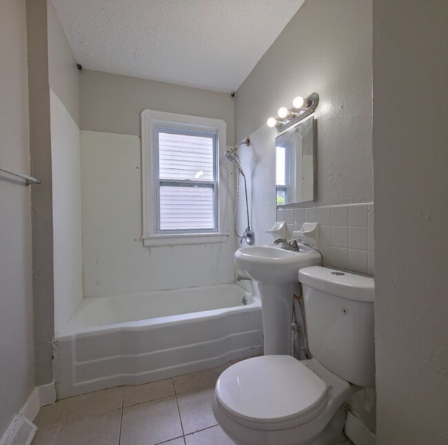 Building Photo - 4444 W 51st St