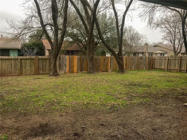 Building Photo - 10511 Robinwood Cir