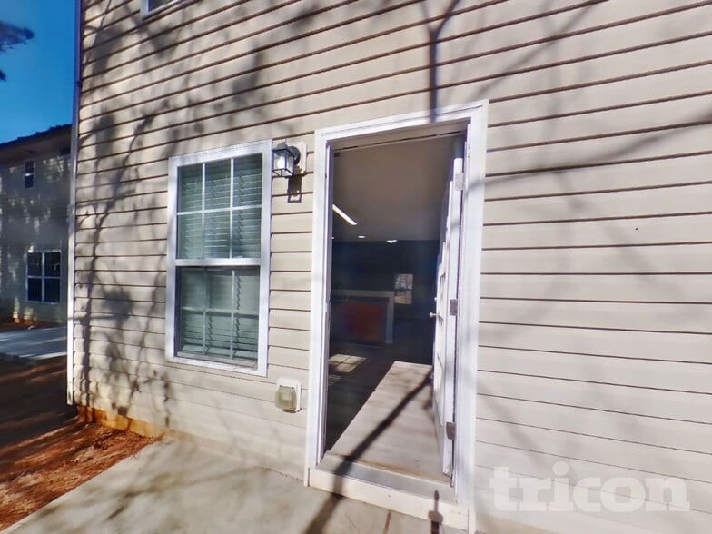 Building Photo - 225 Lossie Ln