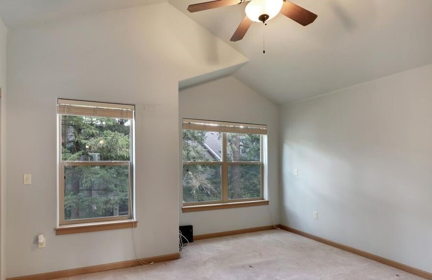 Building Photo - 1916 NE 49th Way