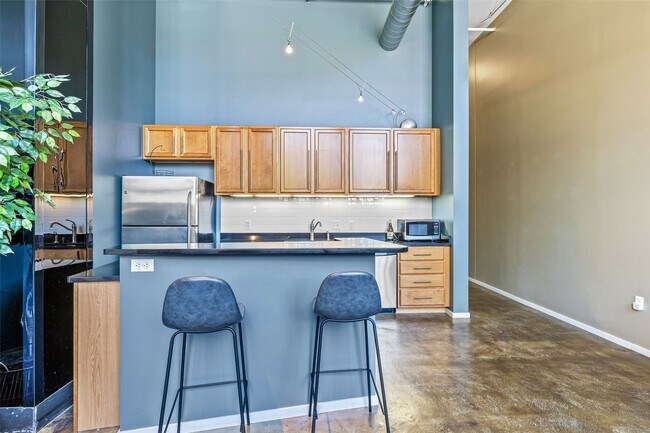 Building Photo - 1720 Chouteau Ave