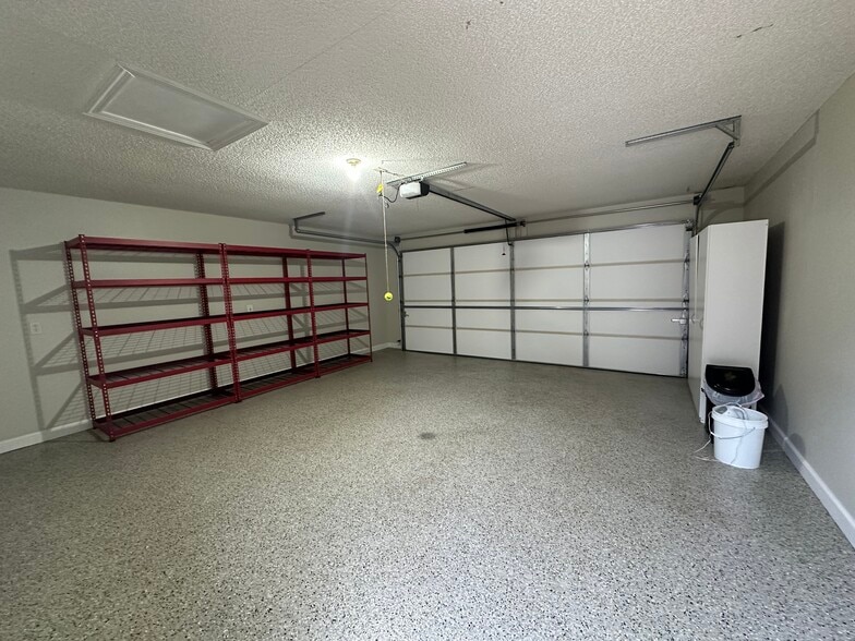 Building Photo - 722 Hobbs Rd SE