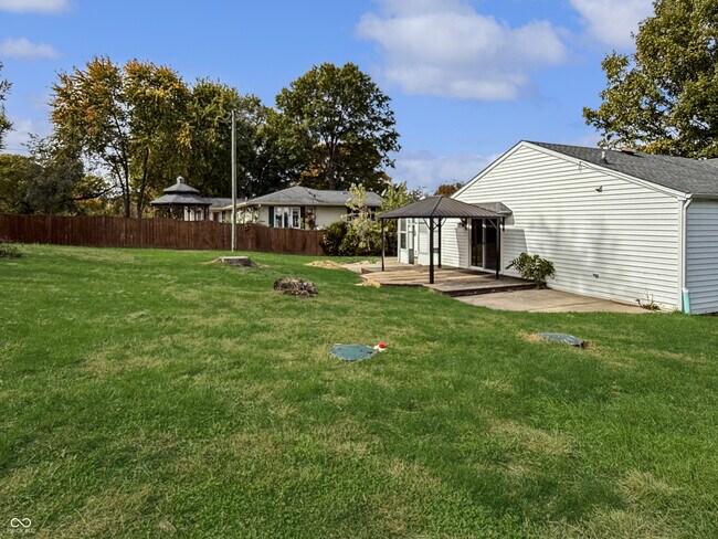 Building Photo - 5325 W Smith Valley Rd