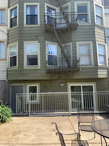 Building Photo - 1670 Clay St