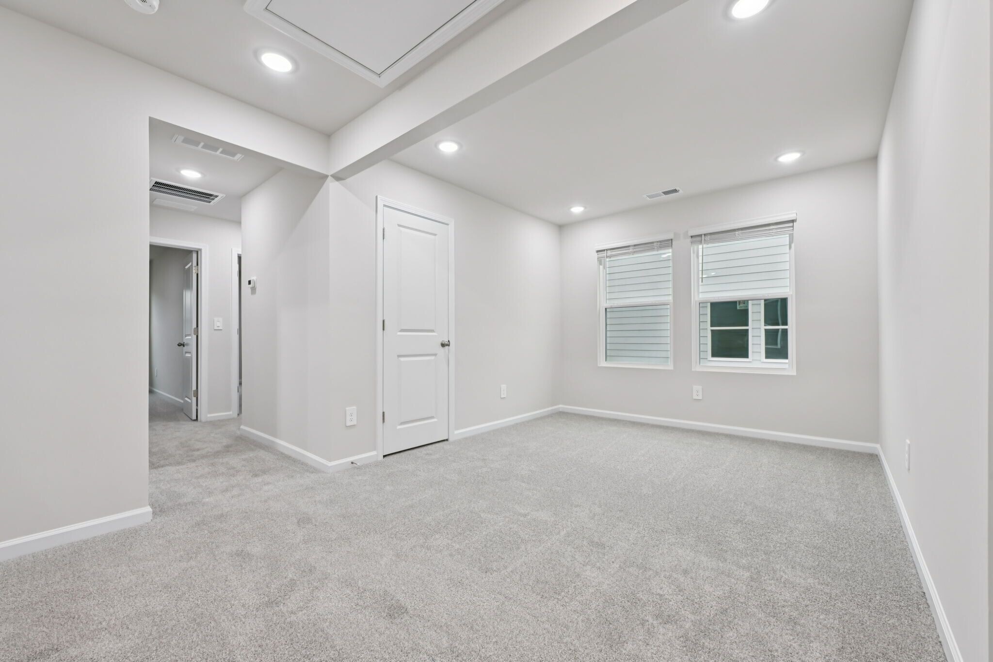 Building Photo - 723 Chandler Stone Dr