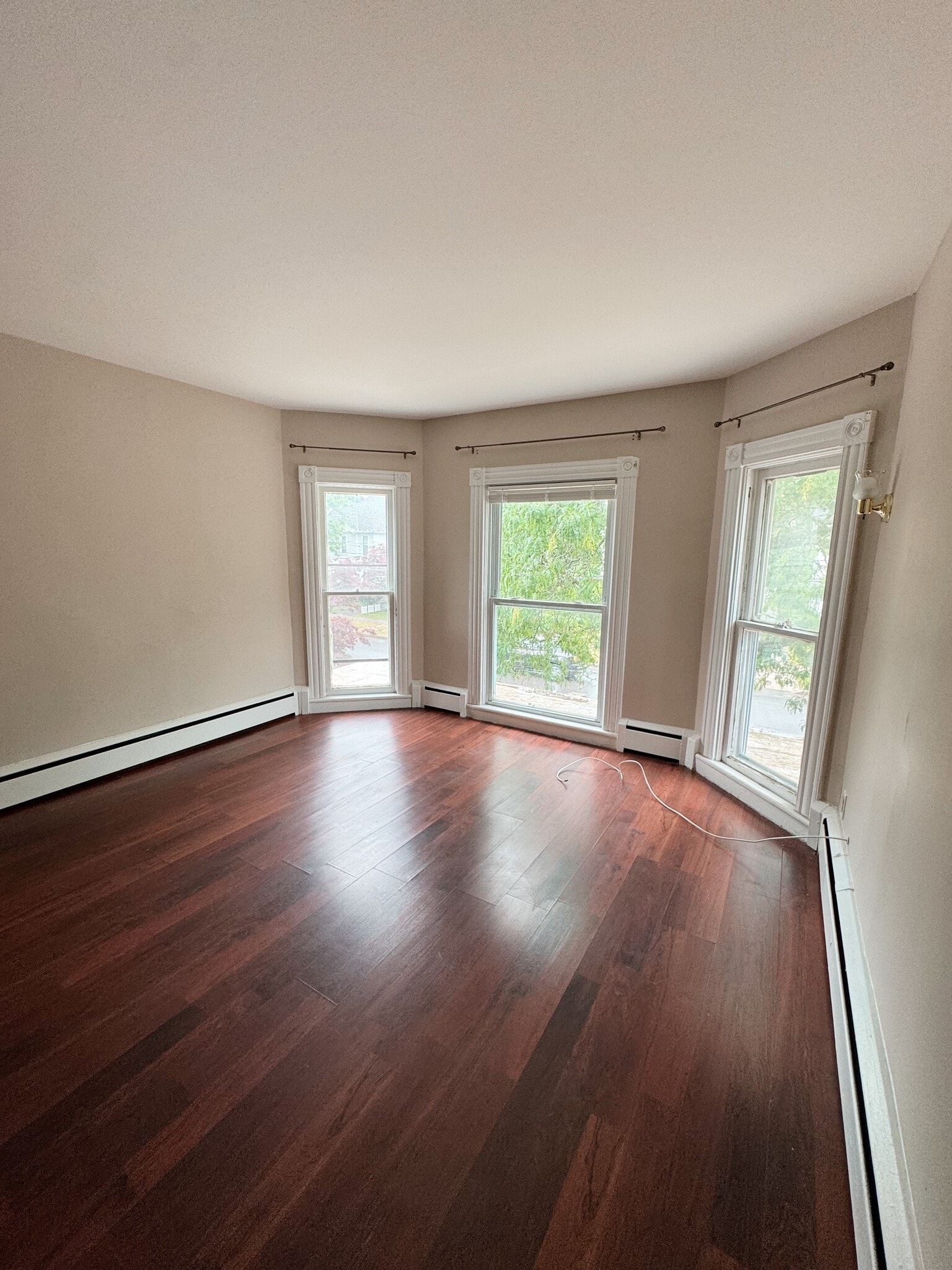 Building Photo - 158 Christiana St