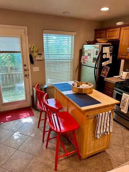 Kitchen - 5005 Eilers Ave.