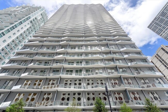 Building Photo - 77 SE 5th St