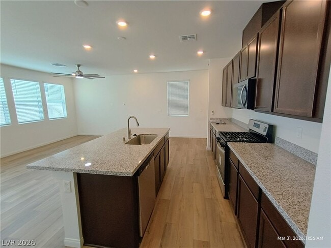 Building Photo - 9158 Surrey Wood St