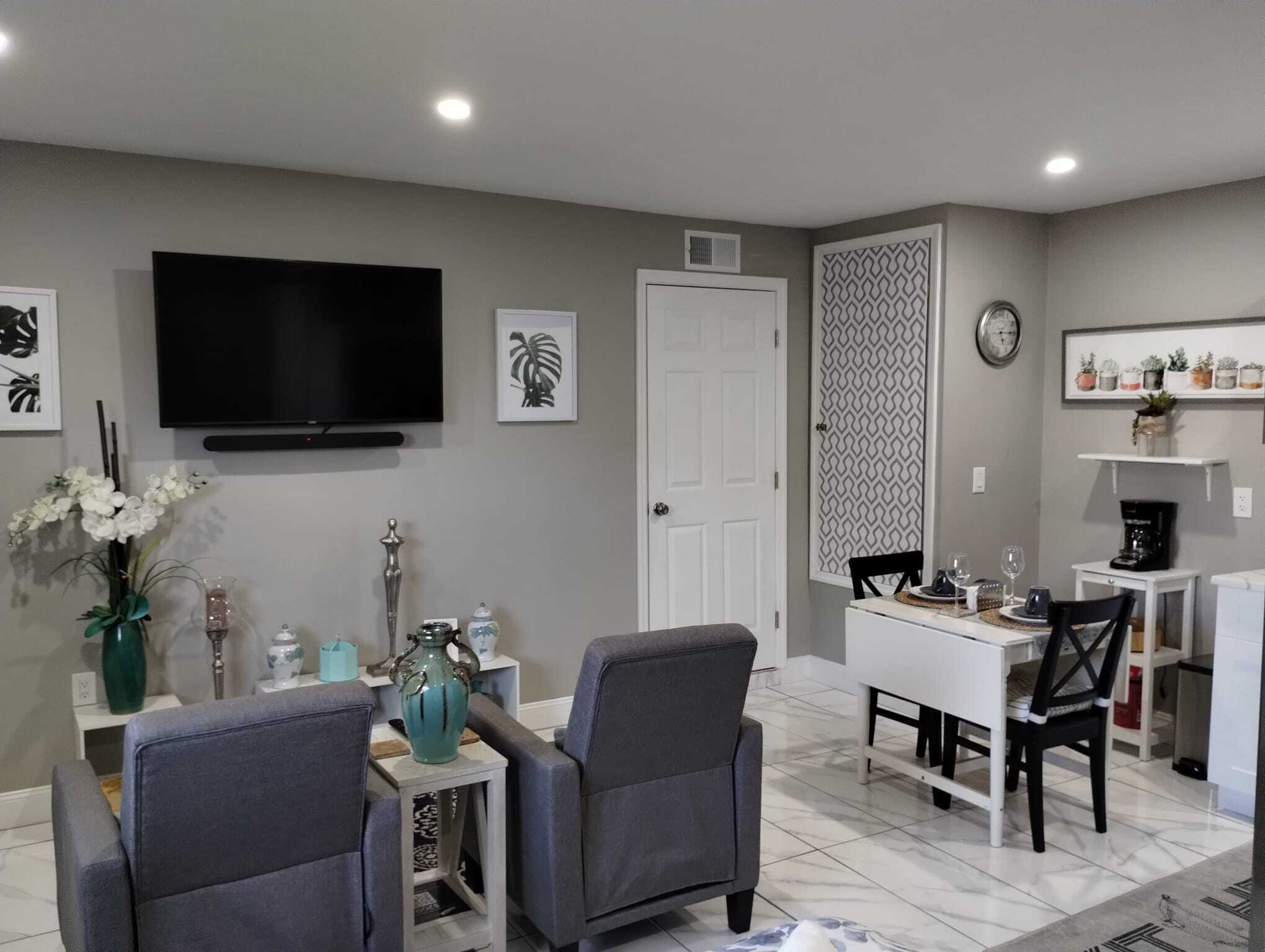 Living space - 4556 17th Ct SW