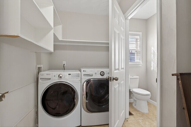 Building Photo - 2818 Tidewater Dr