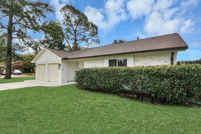 Building Photo - 7403 Shady Arbor Ln