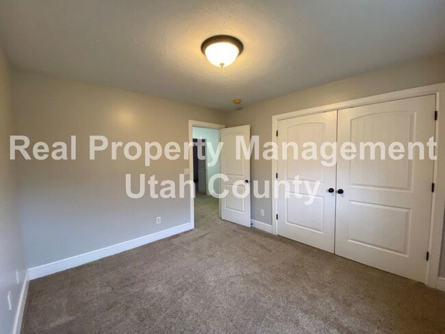 Building Photo - 1769 S 700 W