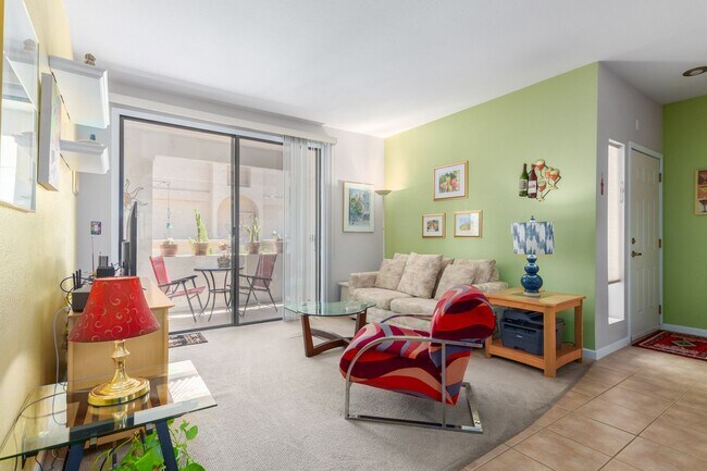 Building Photo - Two bedroom condo